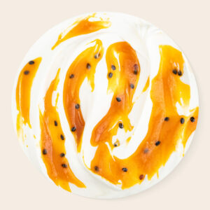 Yogurt greco con mango e passion fruit